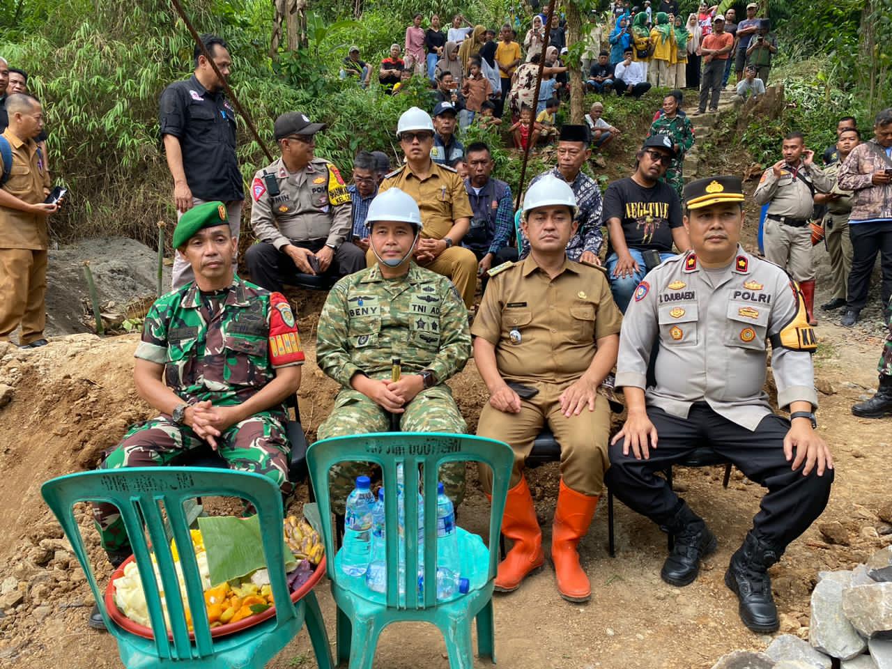 Suasana Peresmian Jembatan Garuda di Cibadak yang dihadiri oleh jajaran Forkopimcam dan Kodim 0607/Kota Sukabumi. | Foto: Istimewa